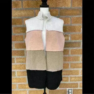 Leuname mar Faux Shearling Contrast
Vest medium